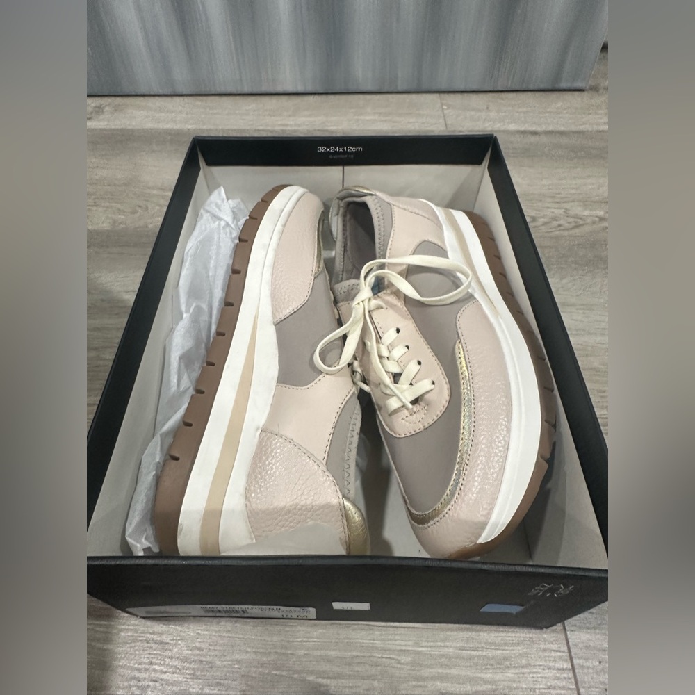 Naturalizer Remy Stretch Sneaker - Picture 10 of 12